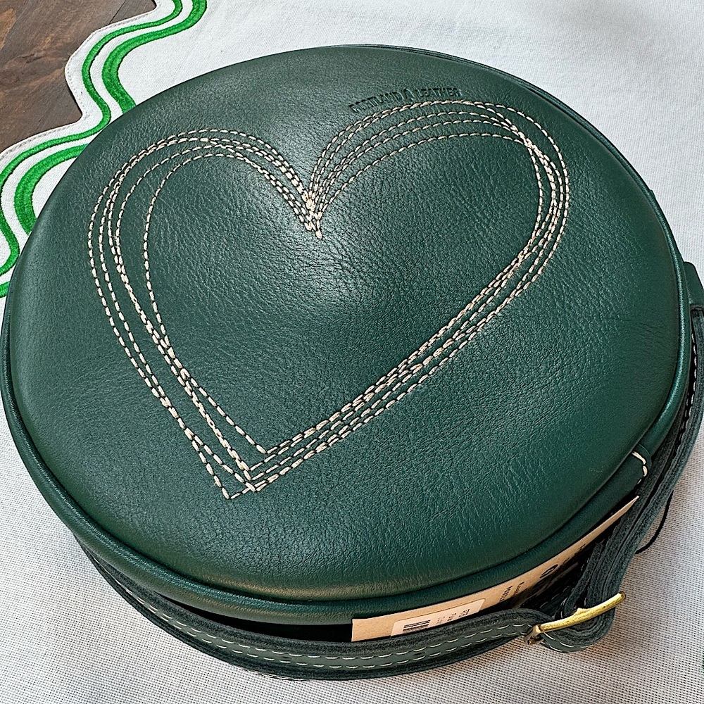 Portland leather Goods Large Circle Crossbody heart bag in Peacock